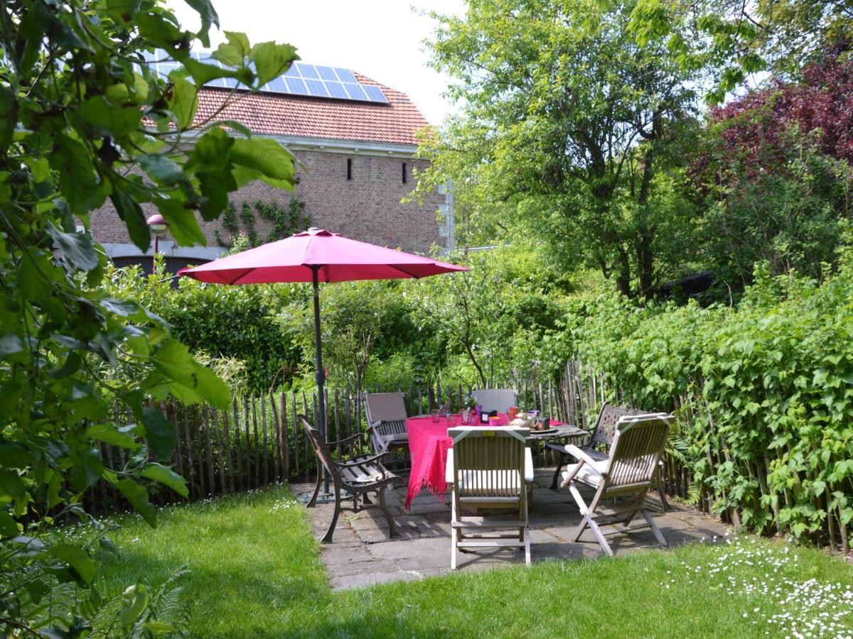 Enchanting Cottage With Terrace Garden Hamoir Eksteriør bilde